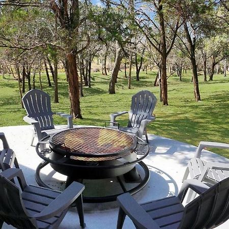 Fox Hollow - Tiny Home With Cypress Creek Access, Park Like Setting Wimberley Eksteriør billede