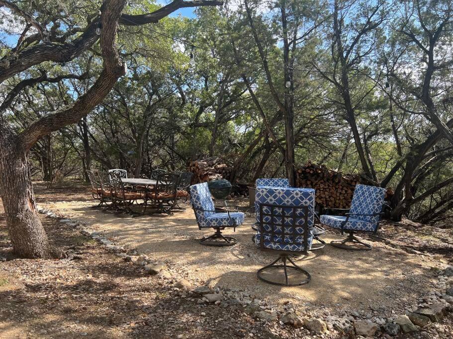 Fox Hollow - Tiny Home With Cypress Creek Access, Park Like Setting Wimberley Eksteriør billede